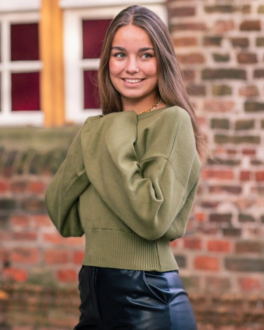 Amarah - Green cropped sweater